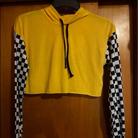 SHEIN Tops - ❤️ Yellow long sleeve crop top